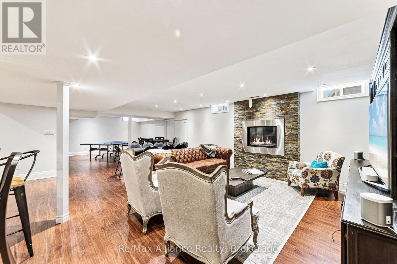 2404 RIDEAU DRIVE