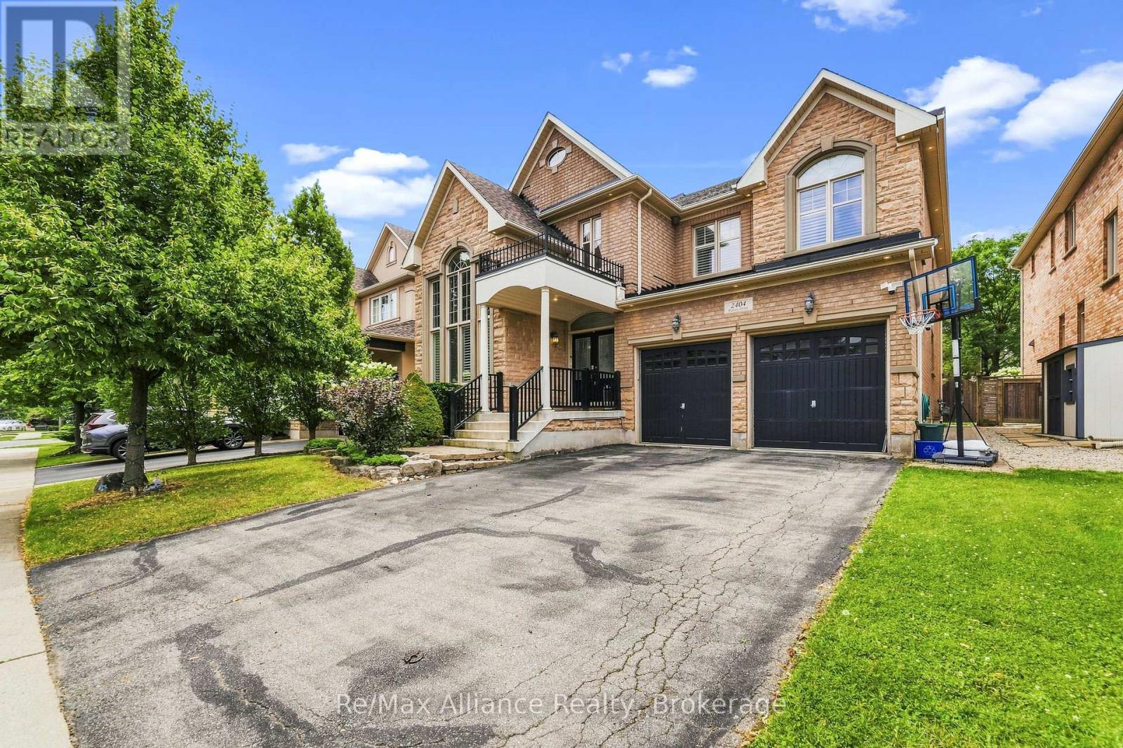 2404 RIDEAU DRIVE