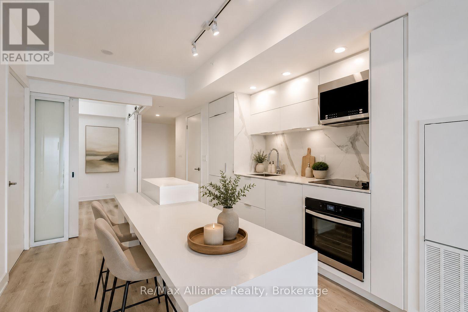 309 - 370 MARTHA STREET