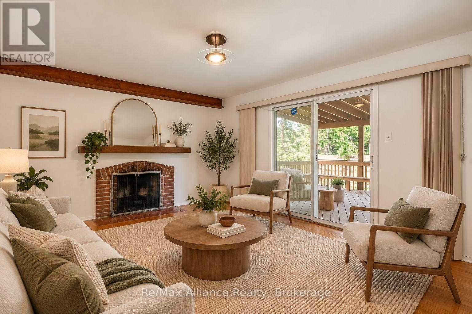 2454 WOKING CRESCENT