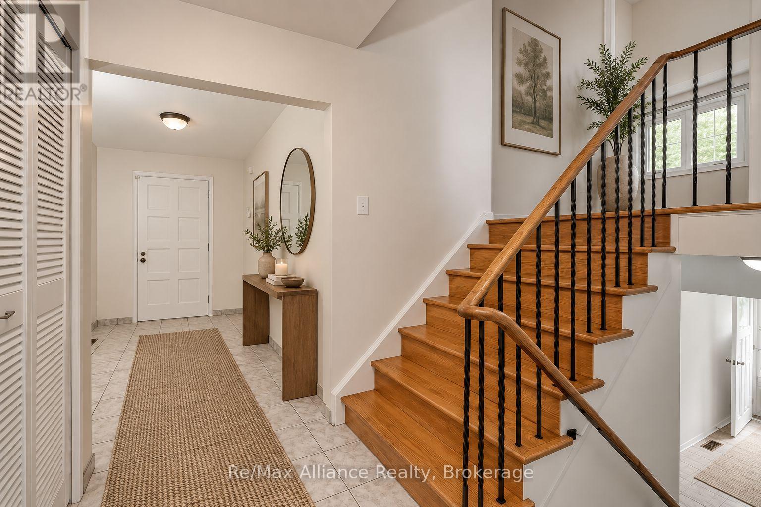 2454 WOKING CRESCENT