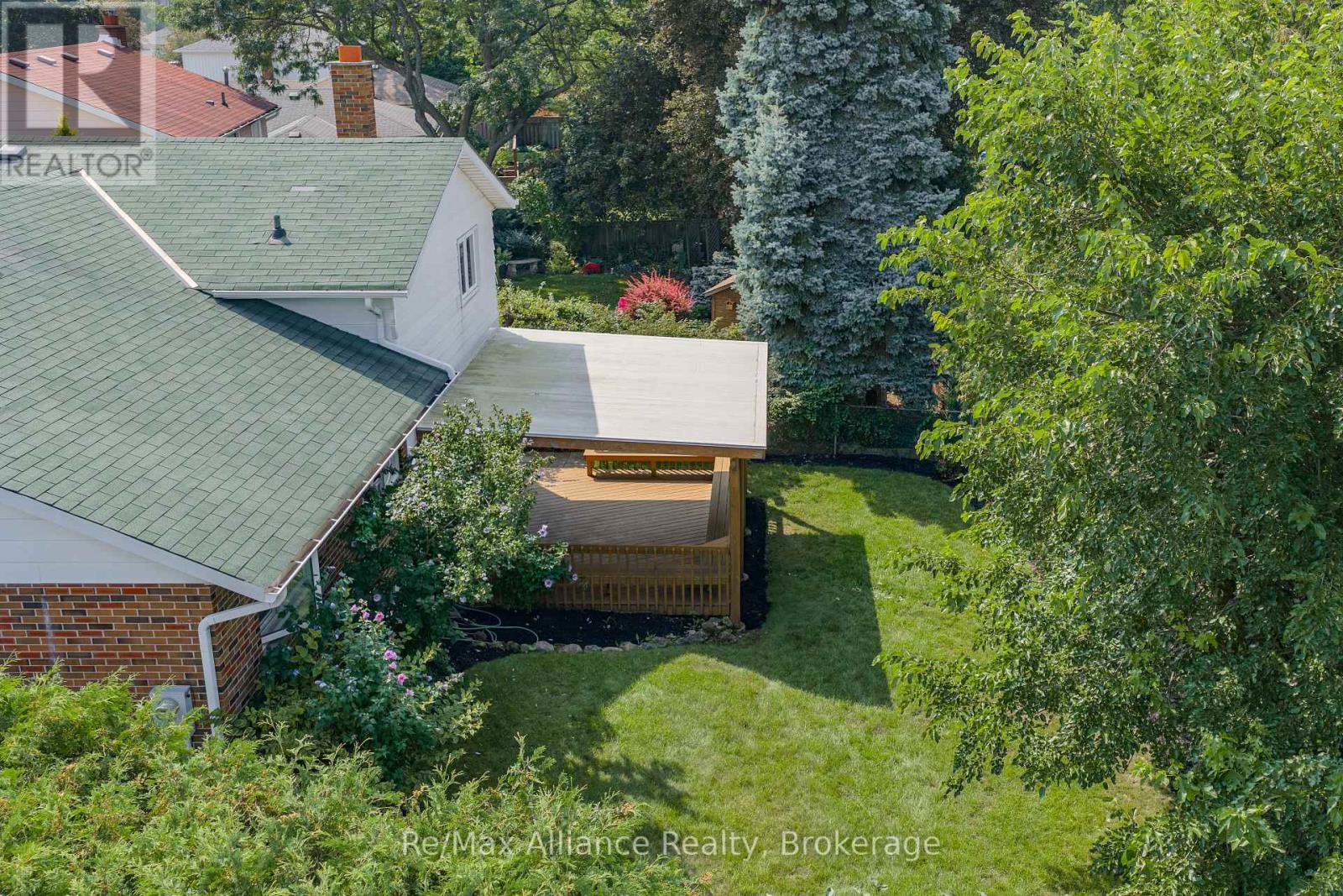 2454 WOKING CRESCENT