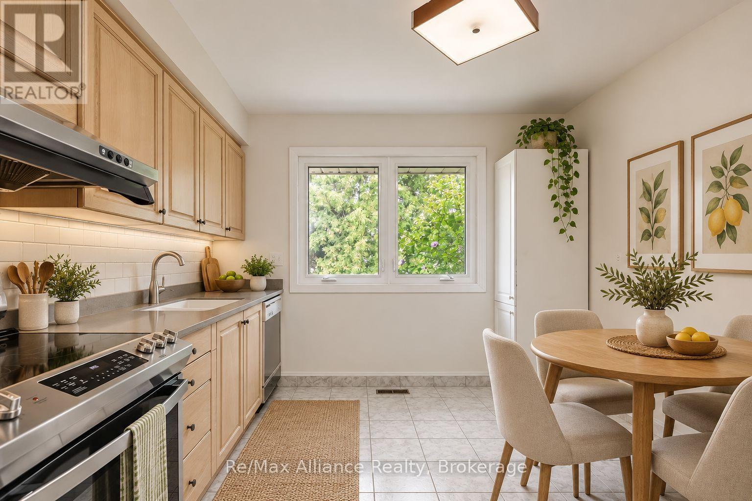2454 WOKING CRESCENT