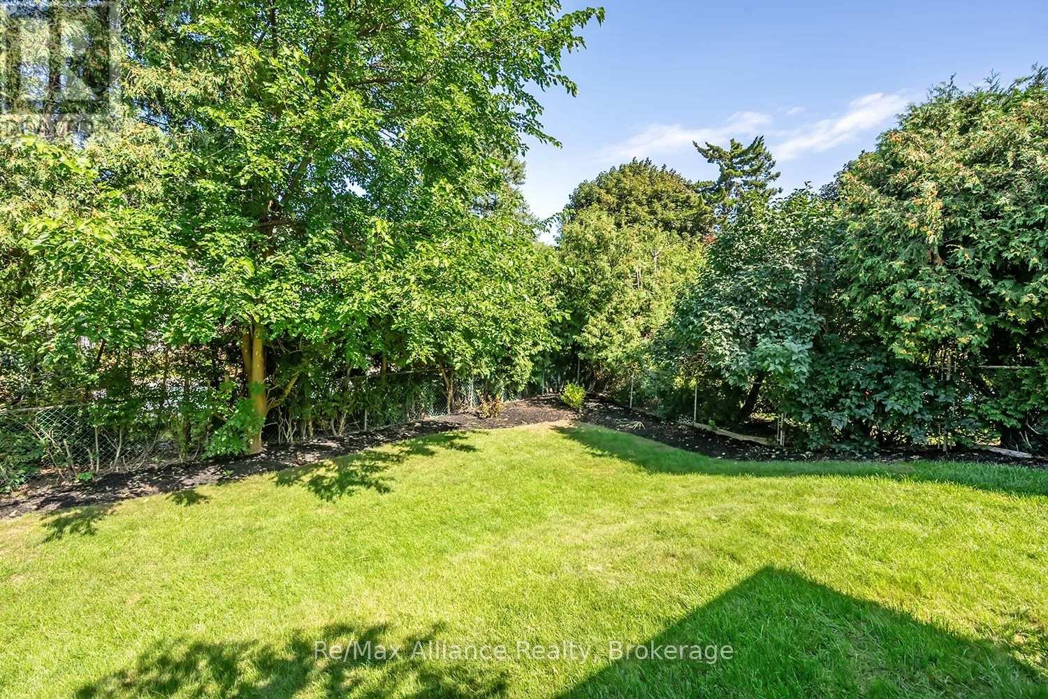 2454 WOKING CRESCENT