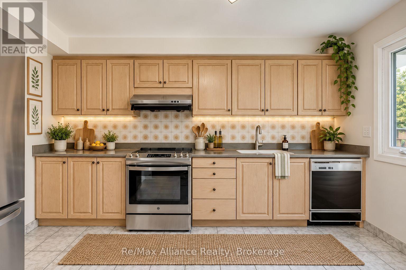 2454 WOKING CRESCENT