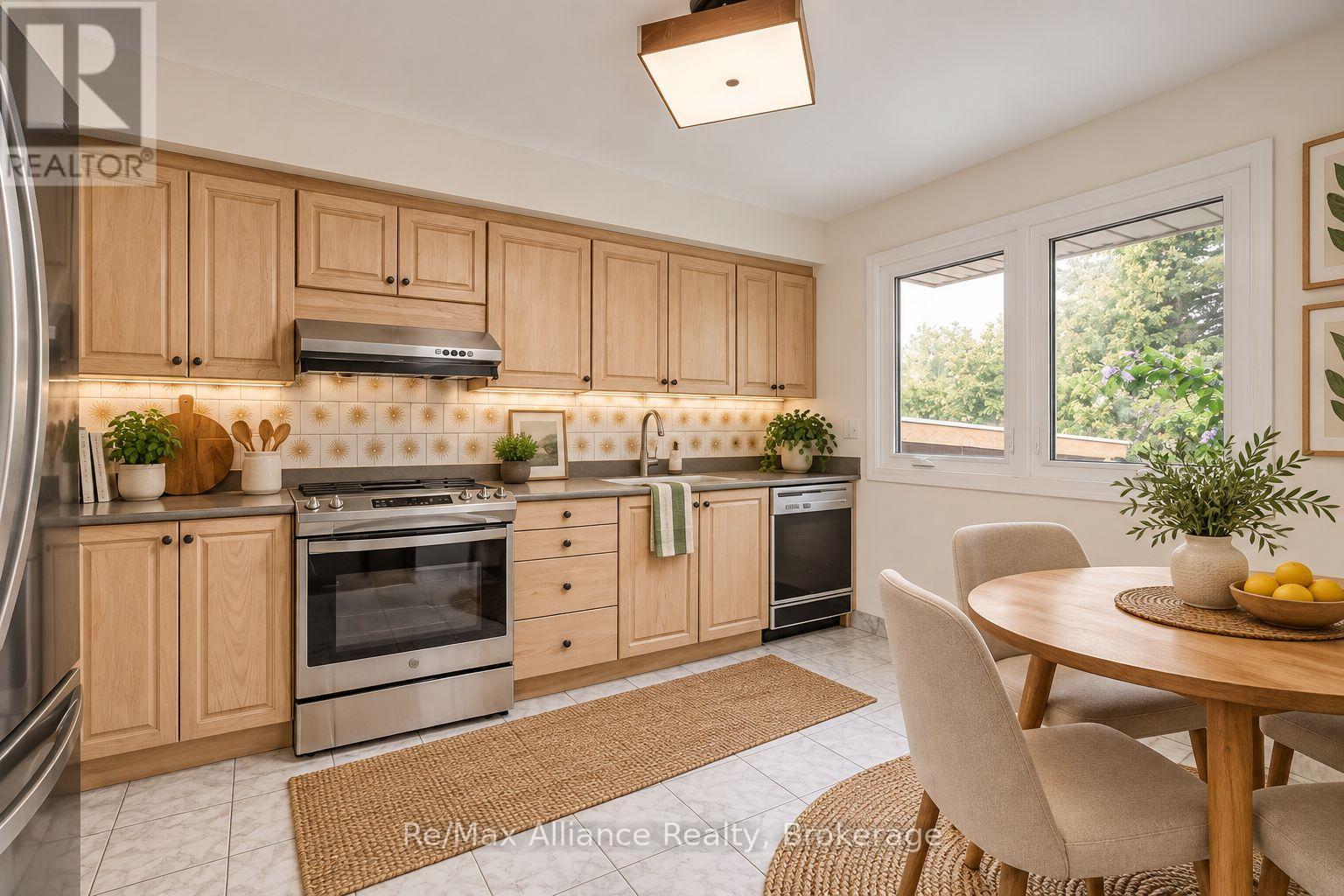 2454 WOKING CRESCENT