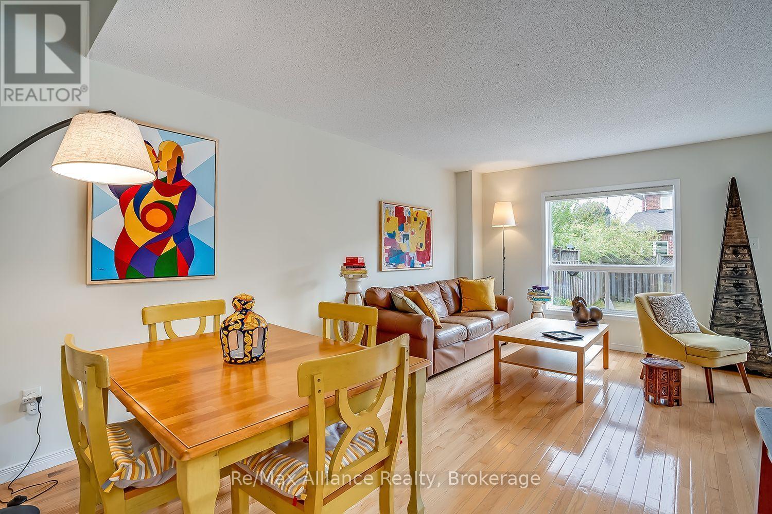 2155 REDSTONE CRESCENT