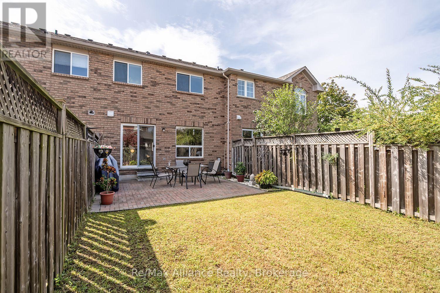 2155 REDSTONE CRESCENT