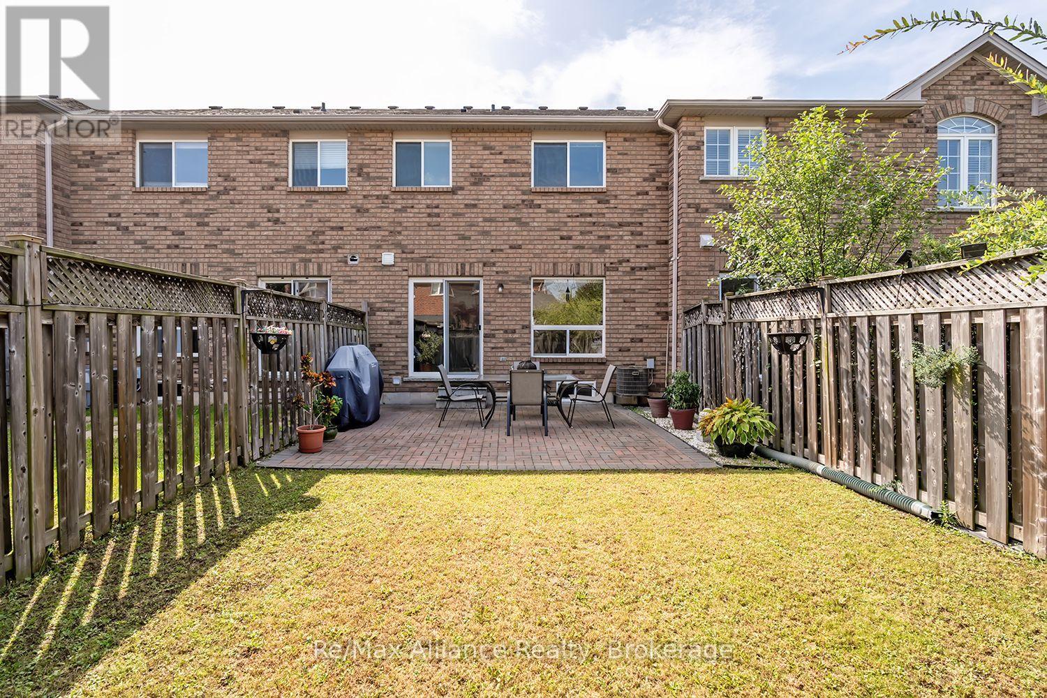 2155 REDSTONE CRESCENT