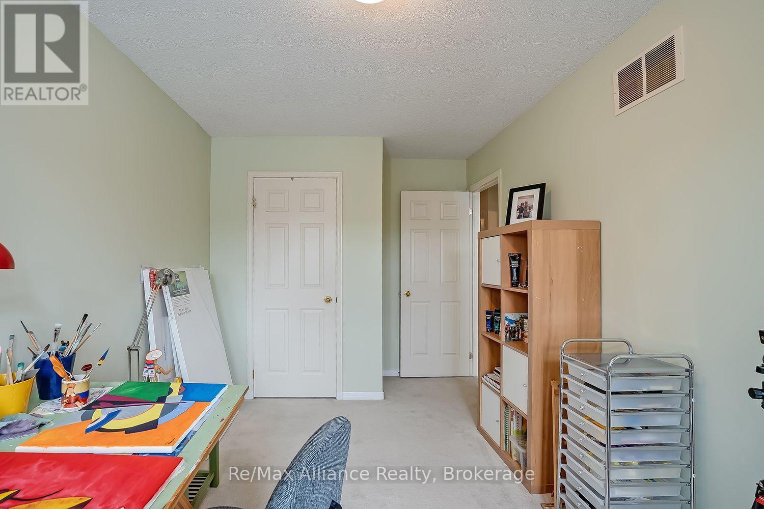 2155 REDSTONE CRESCENT