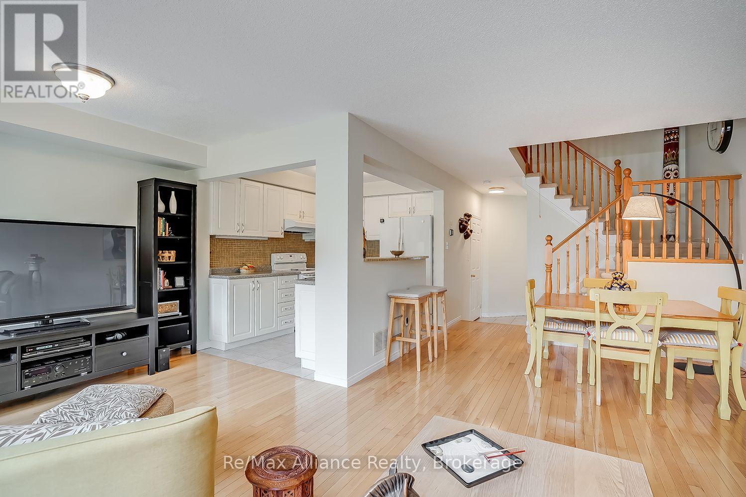 2155 REDSTONE CRESCENT