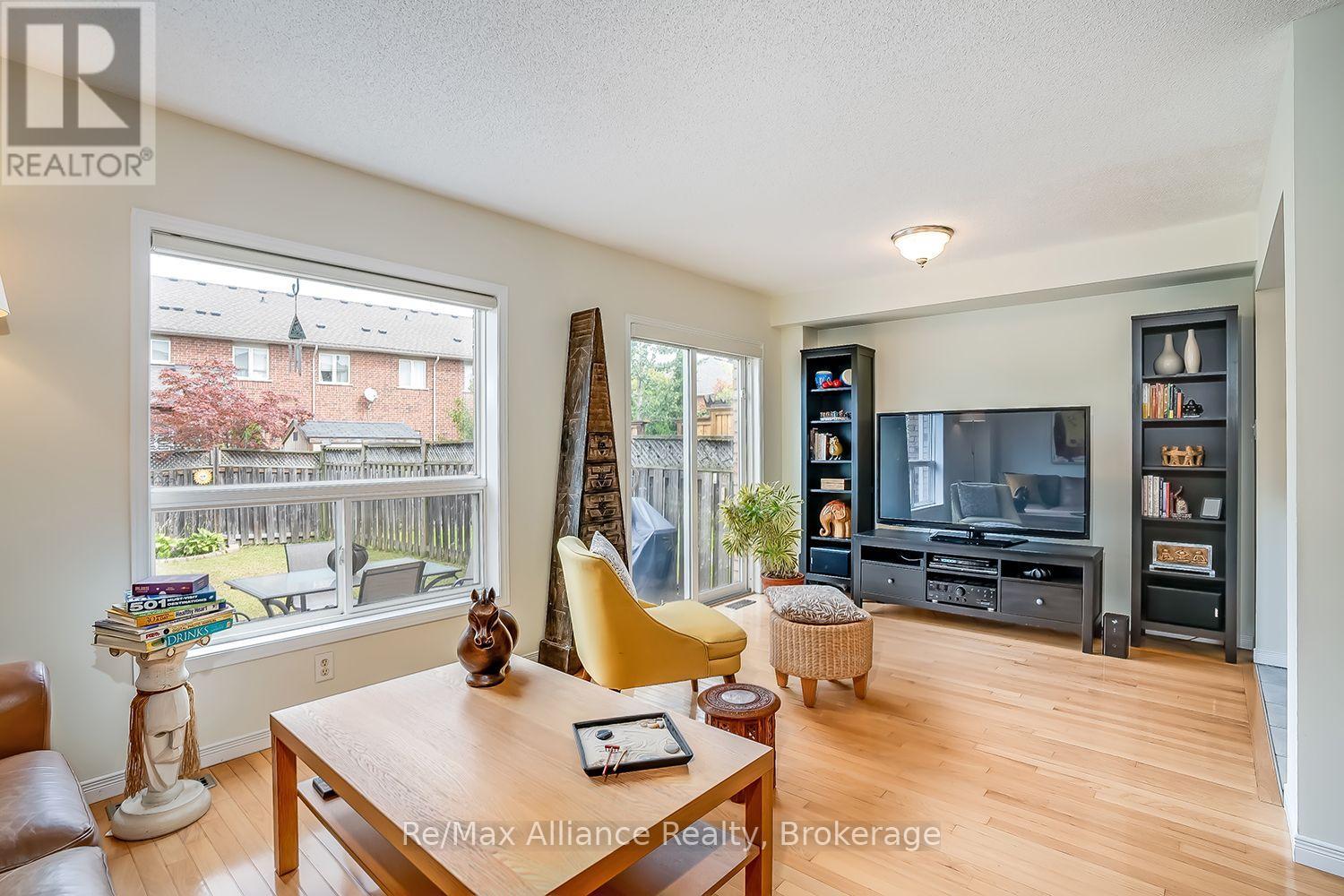 2155 REDSTONE CRESCENT