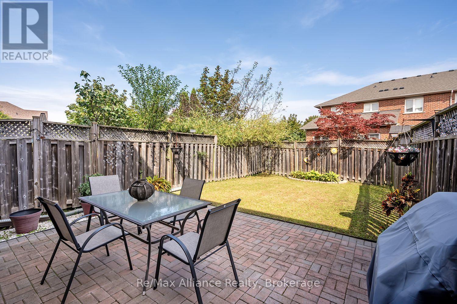 2155 REDSTONE CRESCENT