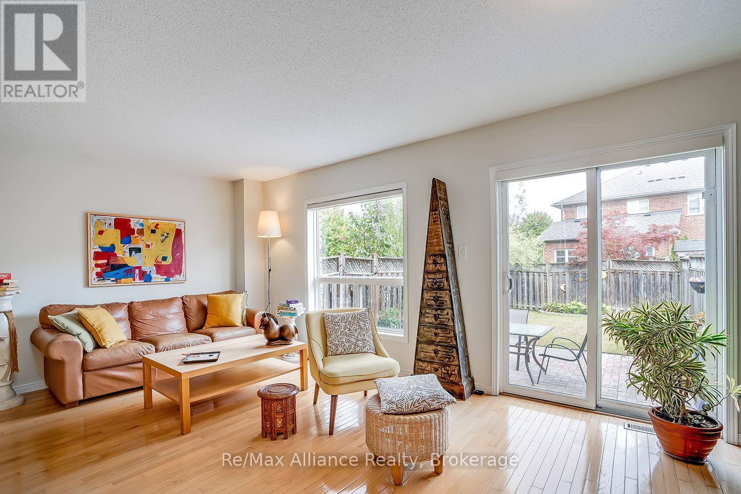 2155 REDSTONE CRESCENT