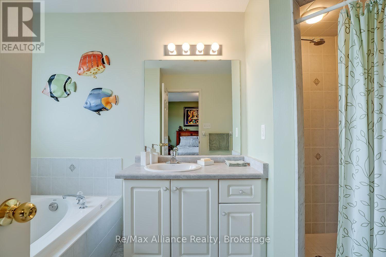 2155 REDSTONE CRESCENT