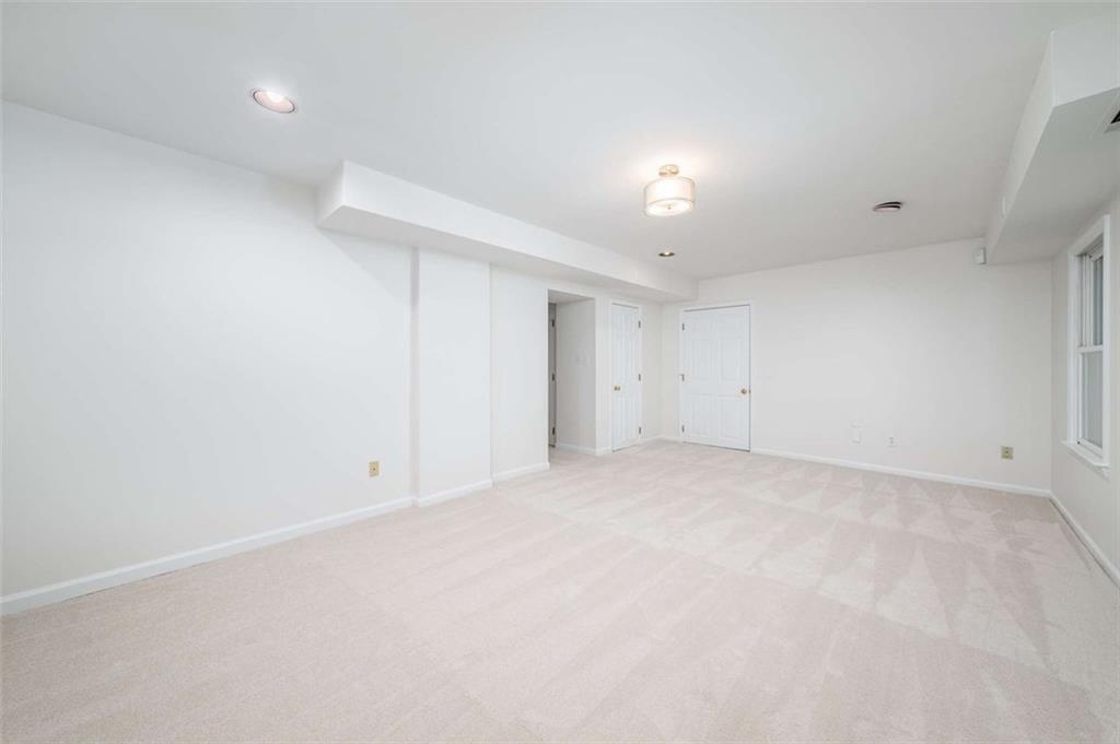 1960 Regents Way
