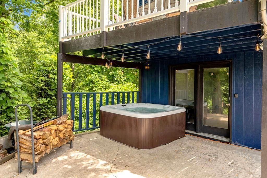 427 Mountain Drive N