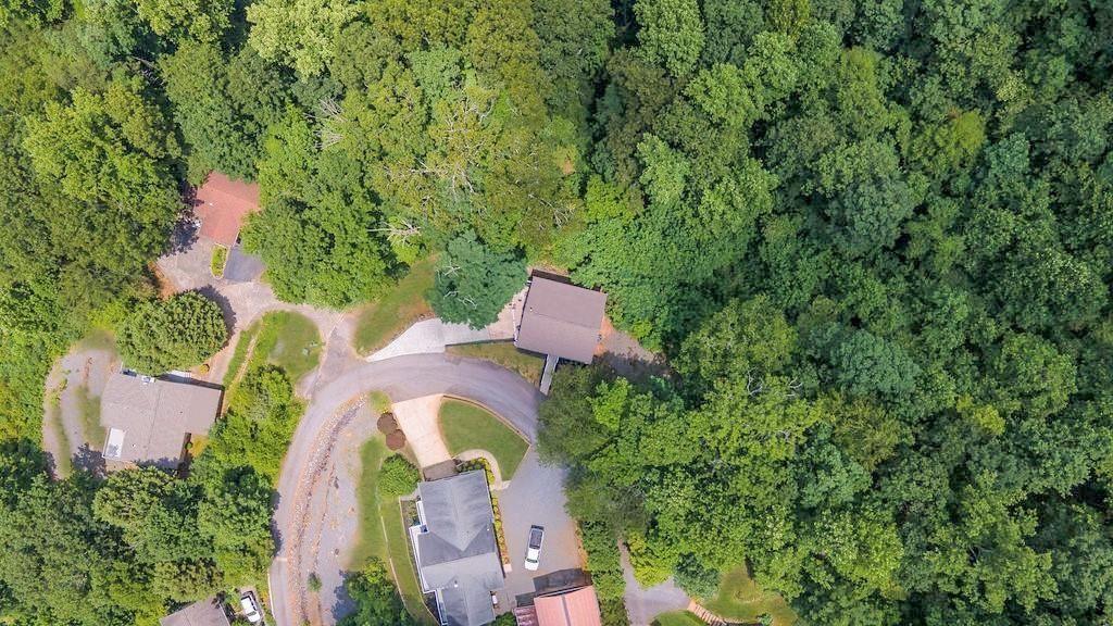 427 Mountain Drive N
