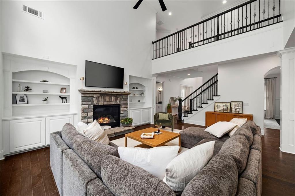 2930 Manorview Lane
