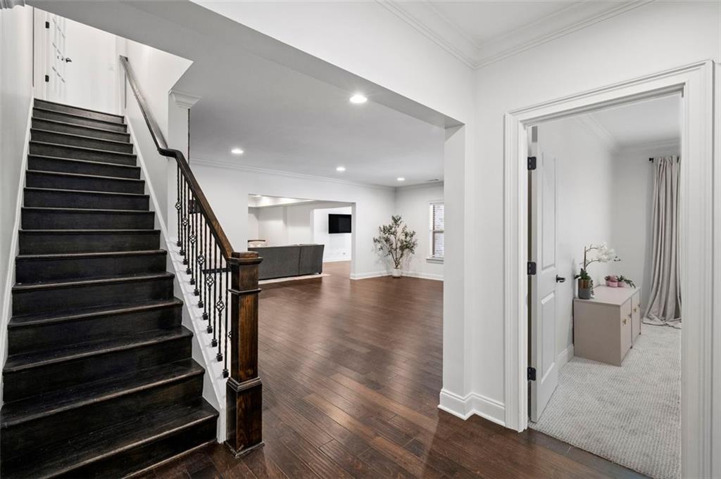 2930 Manorview Lane