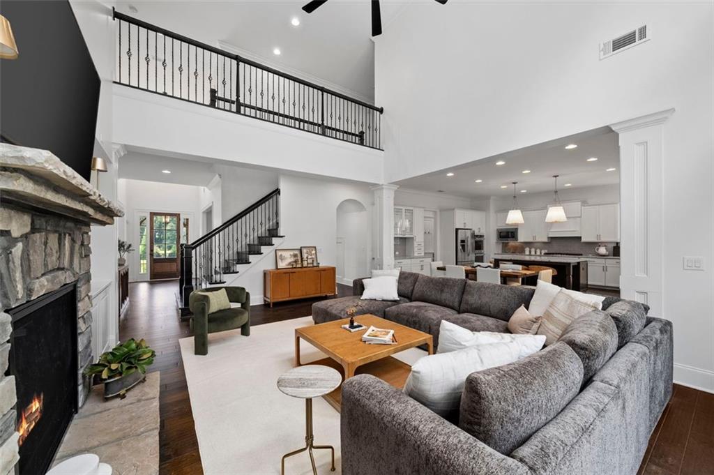 2930 Manorview Lane
