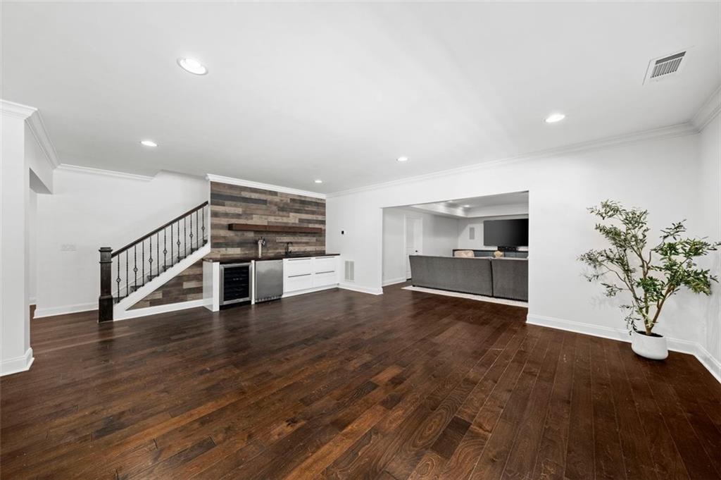 2930 Manorview Lane