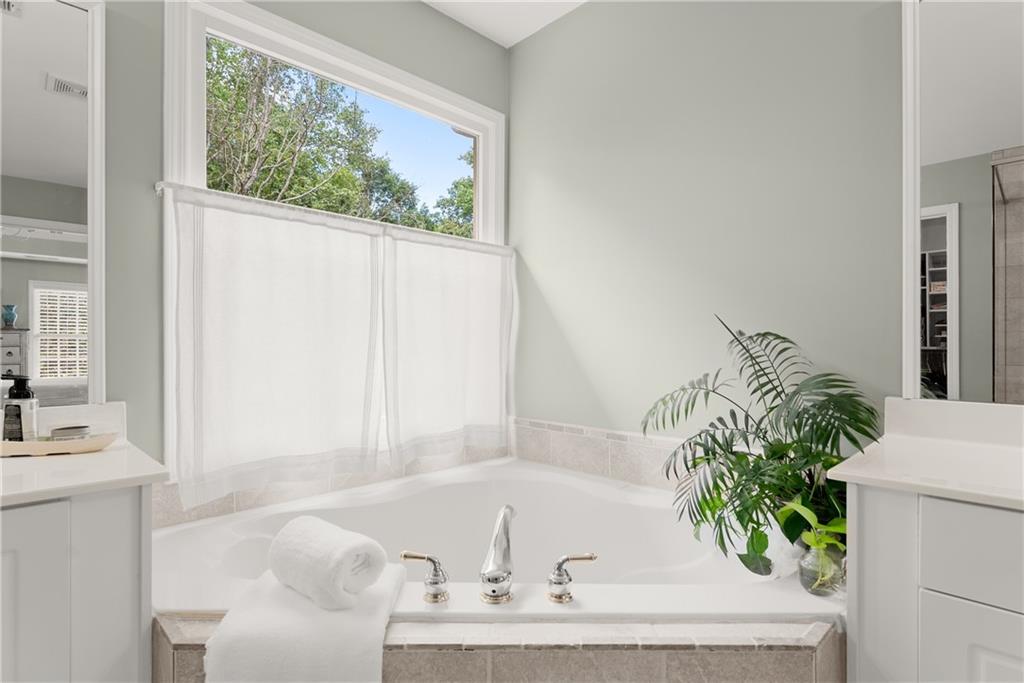 4015 Eyrie Farms Lane