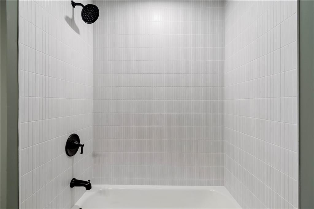 767 Starmist Court NE