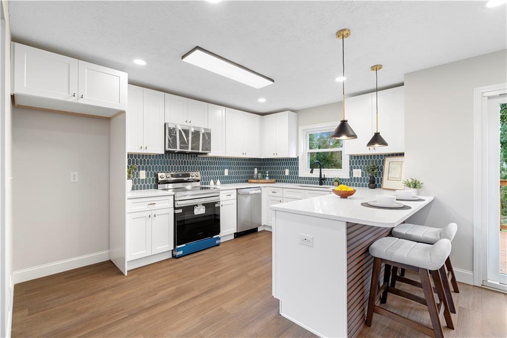 767 Starmist Court NE