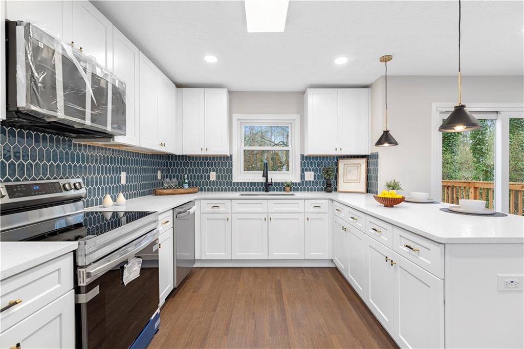 767 Starmist Court NE