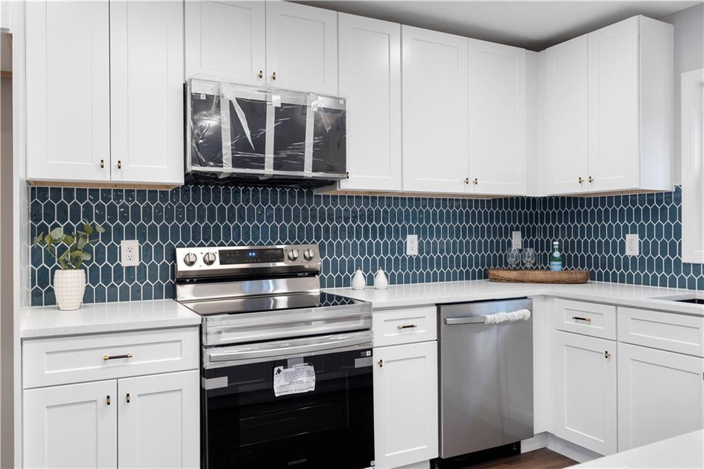 767 Starmist Court NE