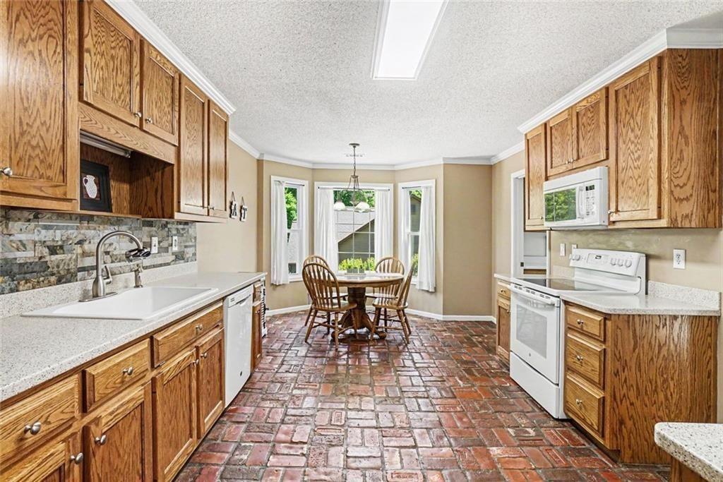 902 Cobblestone Trail