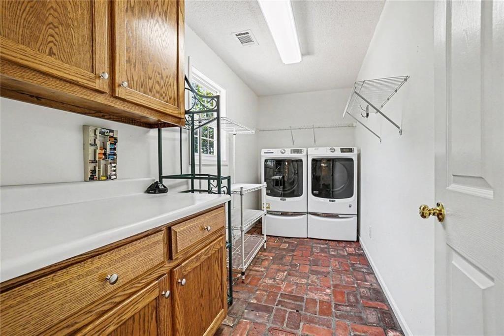 902 Cobblestone Trail