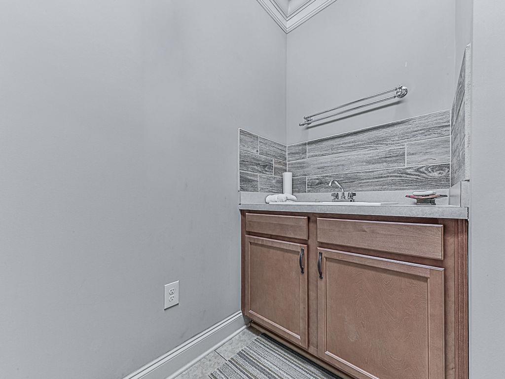 105 Laurel Overlook