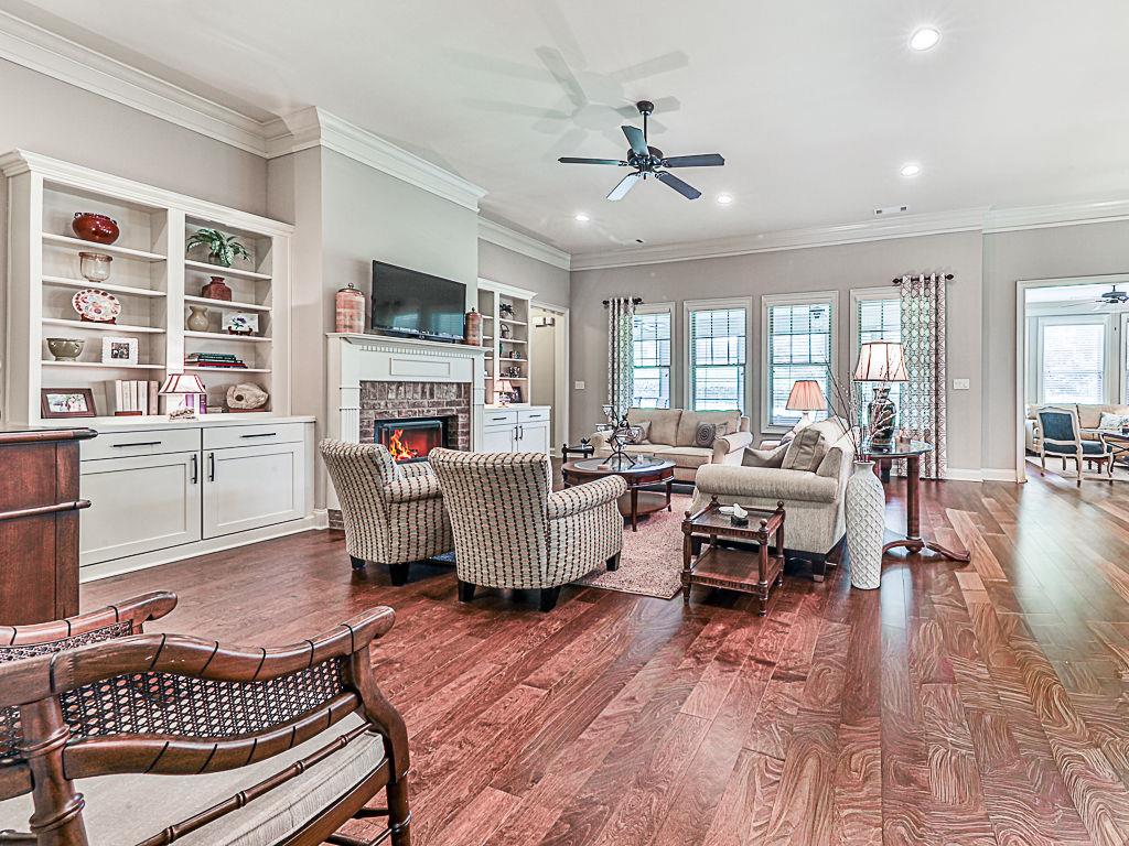 105 Laurel Overlook