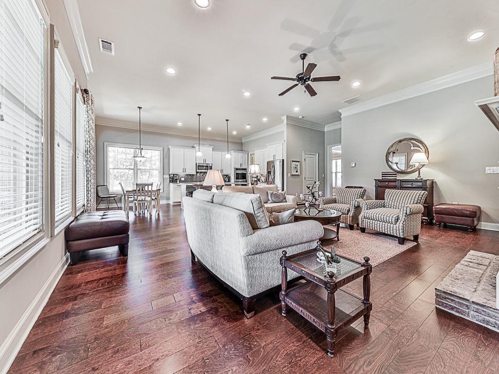 105 Laurel Overlook