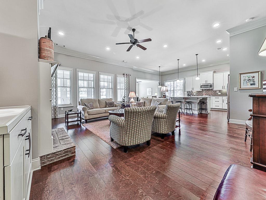105 Laurel Overlook