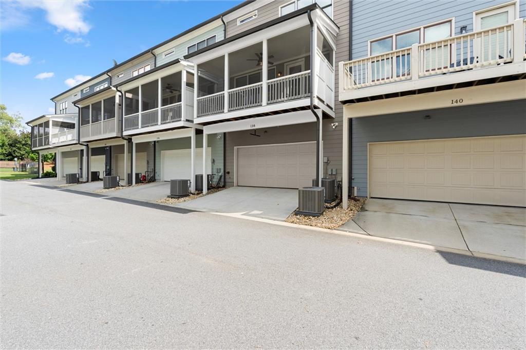 138 Inwood Walk