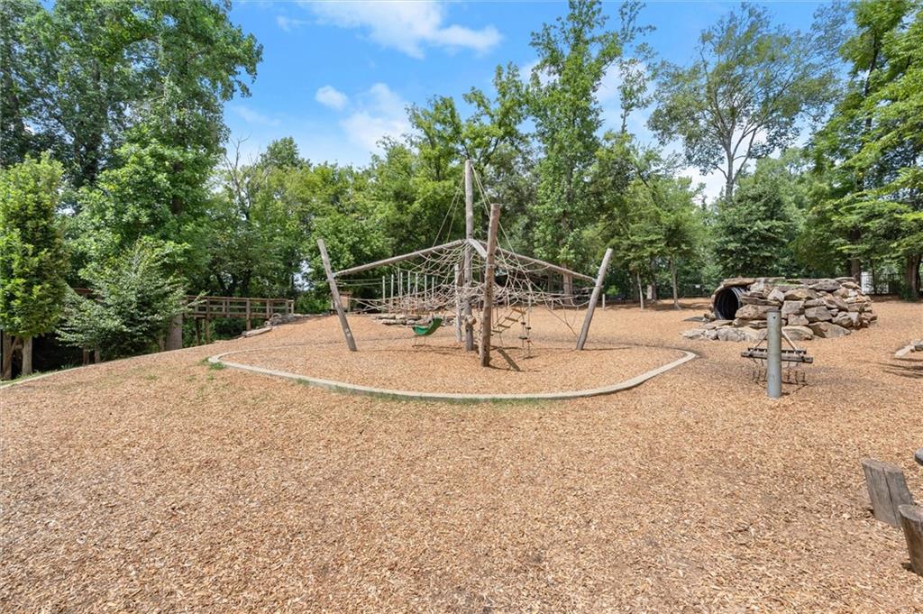 138 Inwood Walk