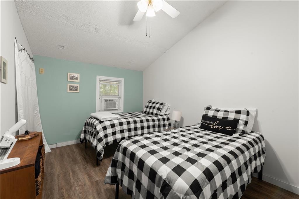 140 J R Road NE
