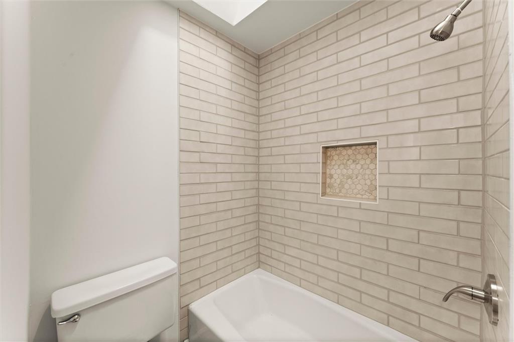 1498 Bucknell Way