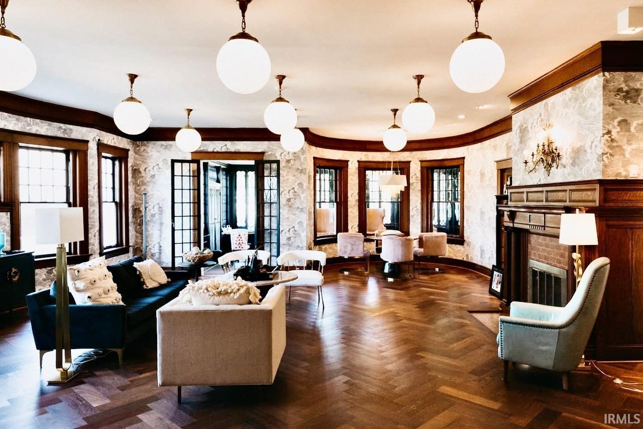 1400 W University Avenue