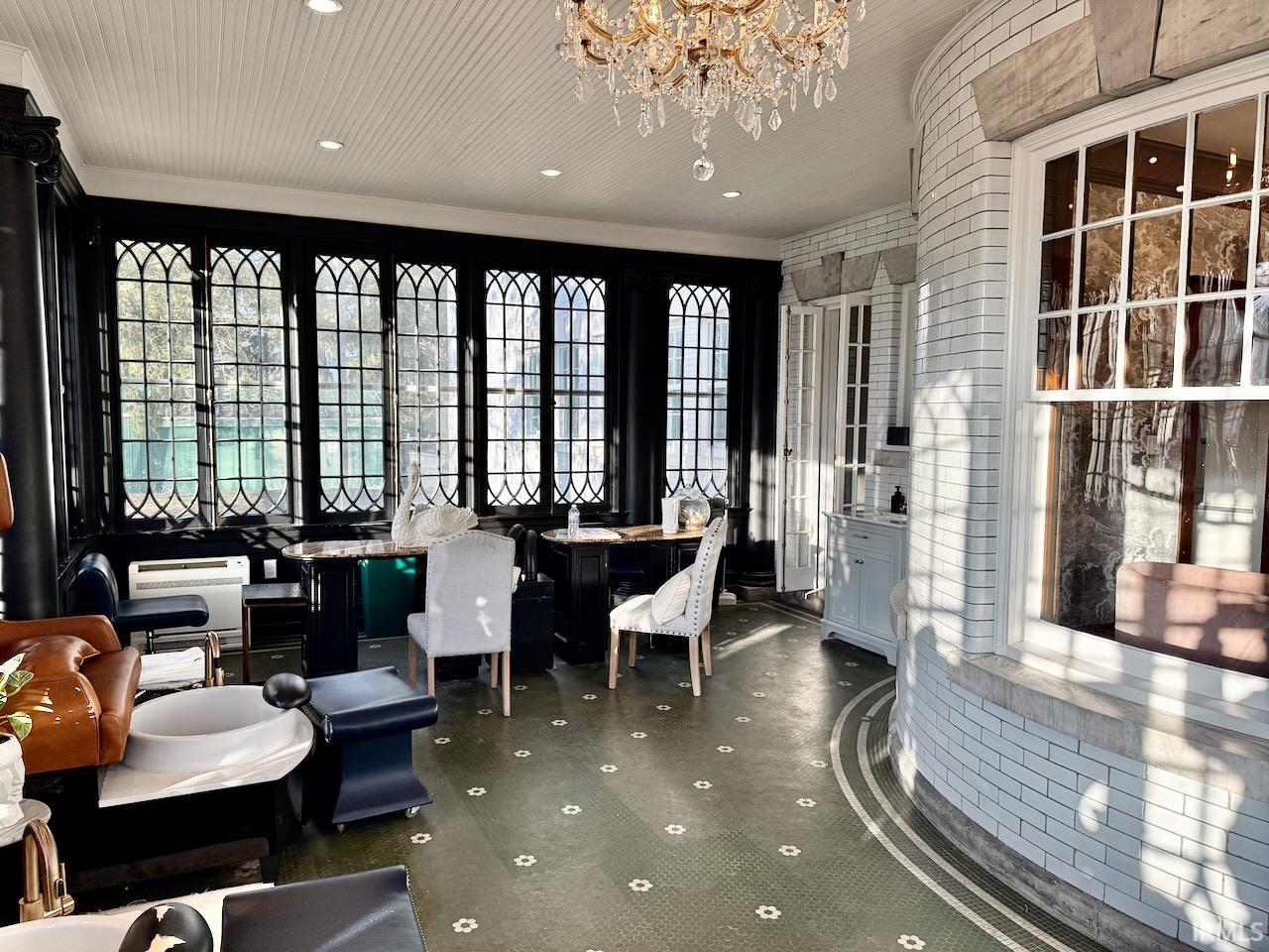 1400 W University Avenue