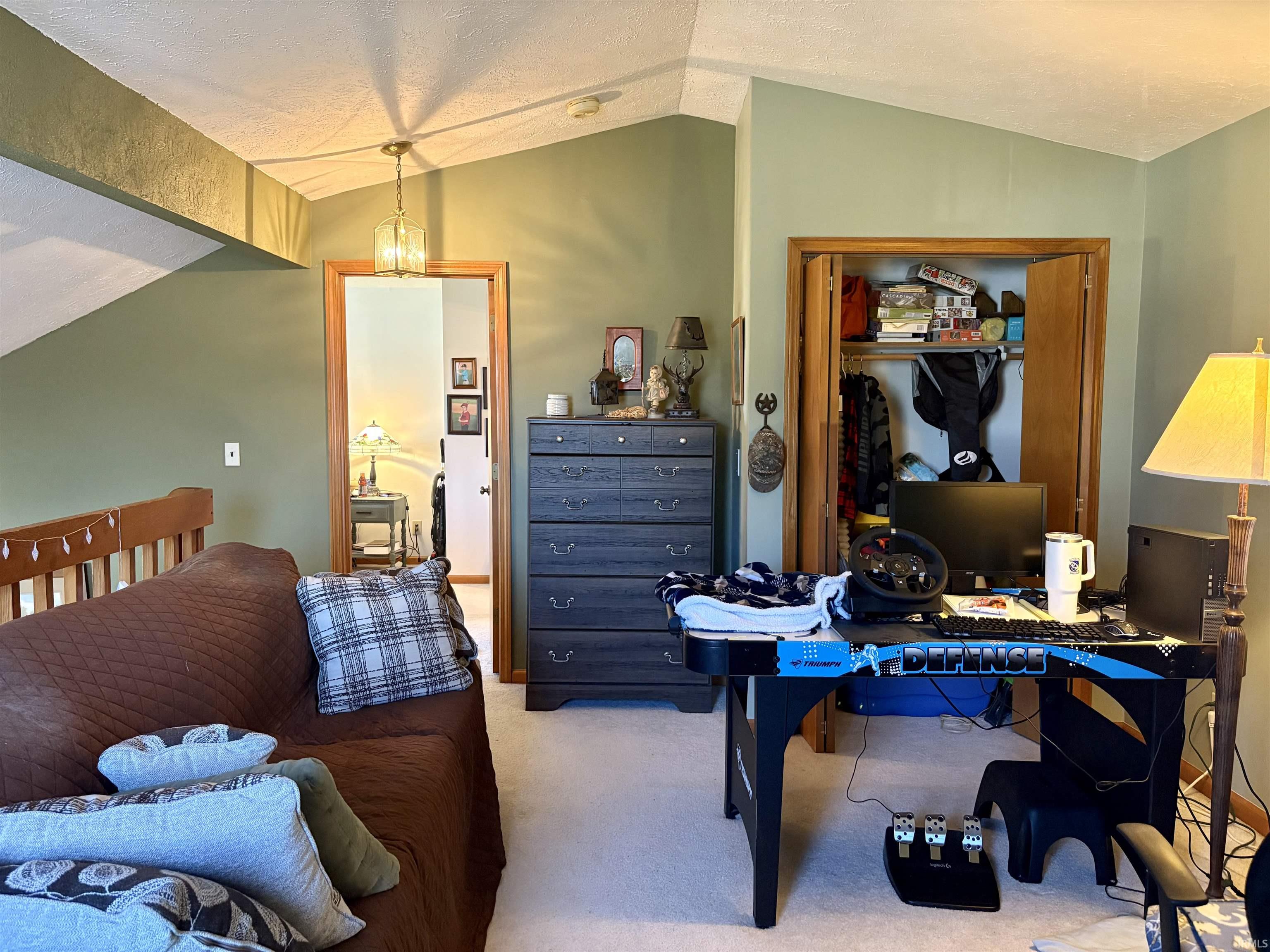 3934 N Lakeside Drive