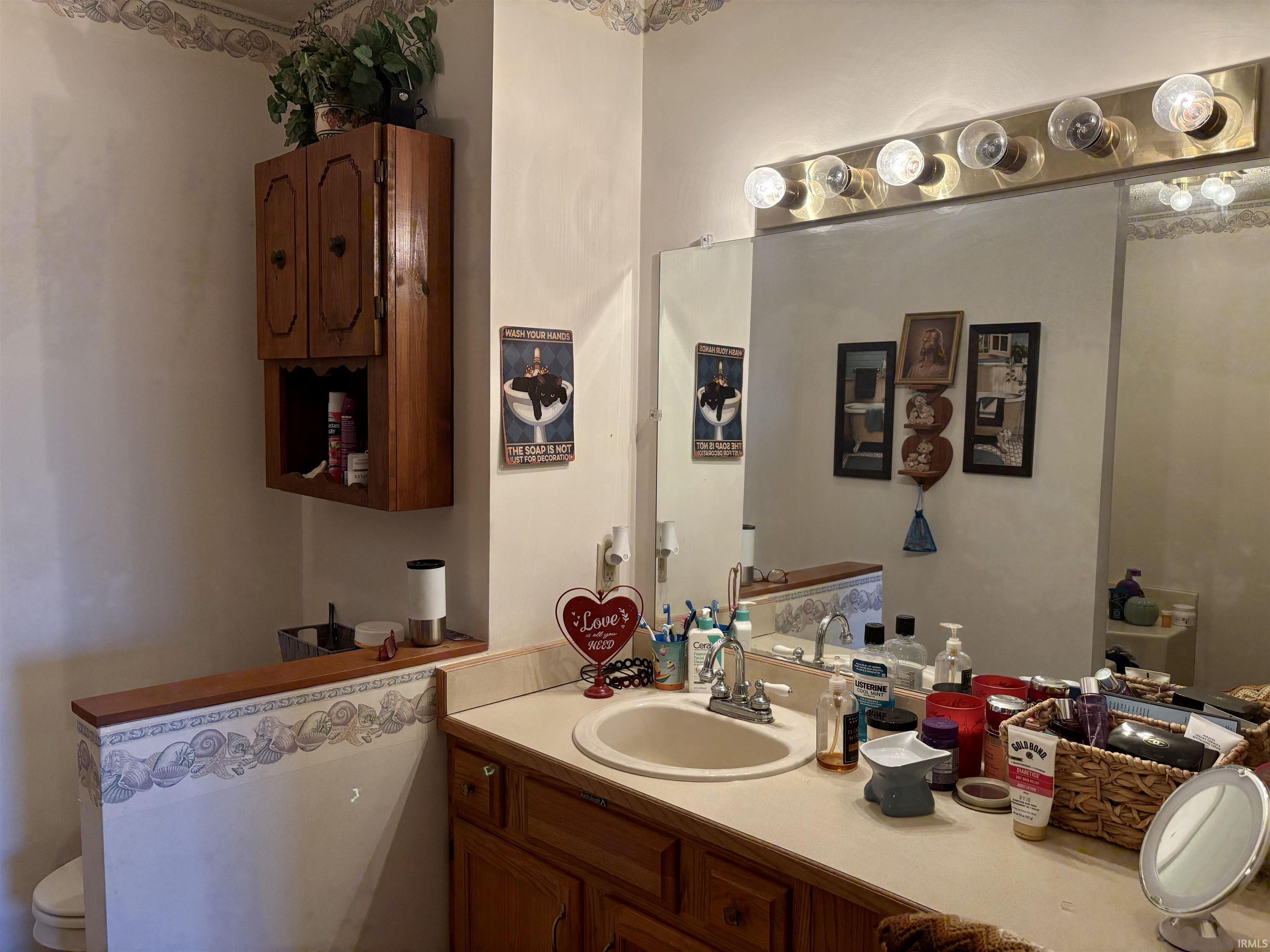 3934 N Lakeside Drive