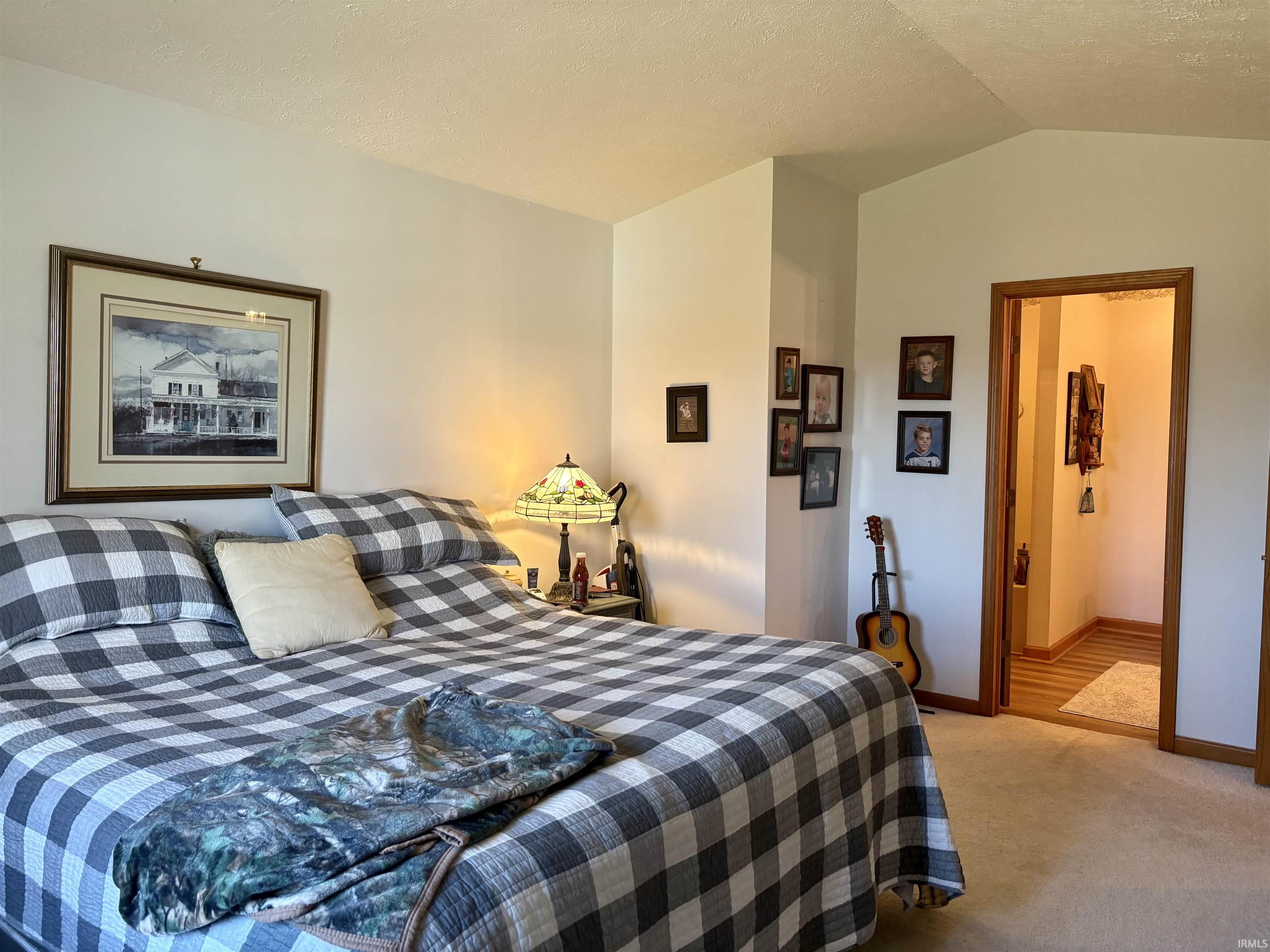 3934 N Lakeside Drive