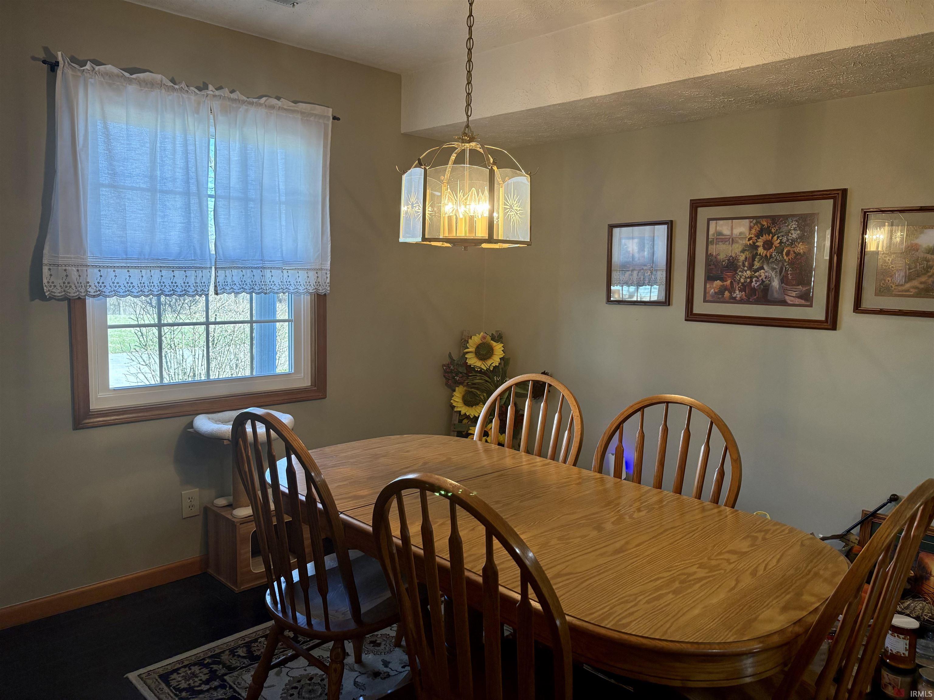 3934 N Lakeside Drive