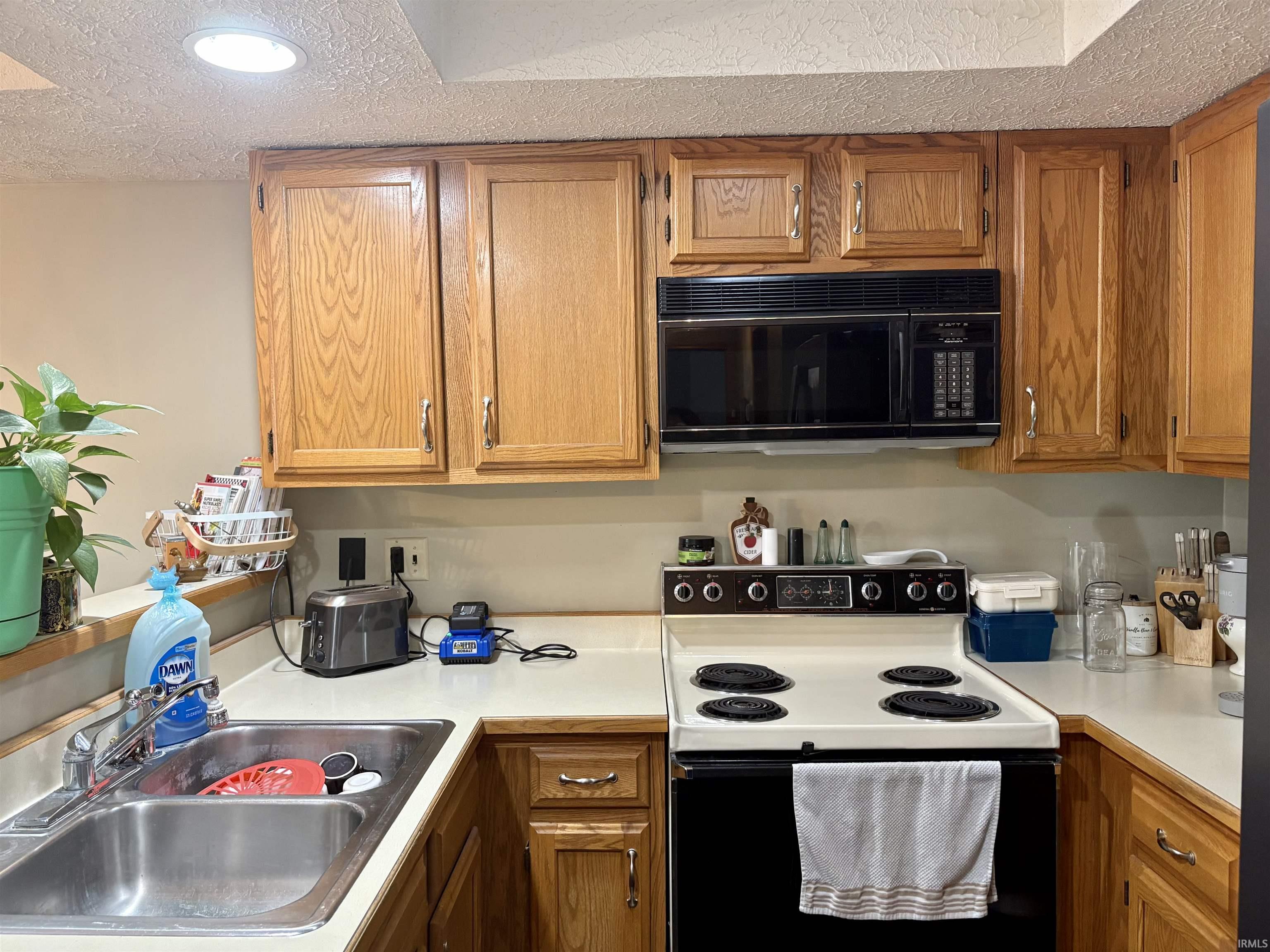 3934 N Lakeside Drive