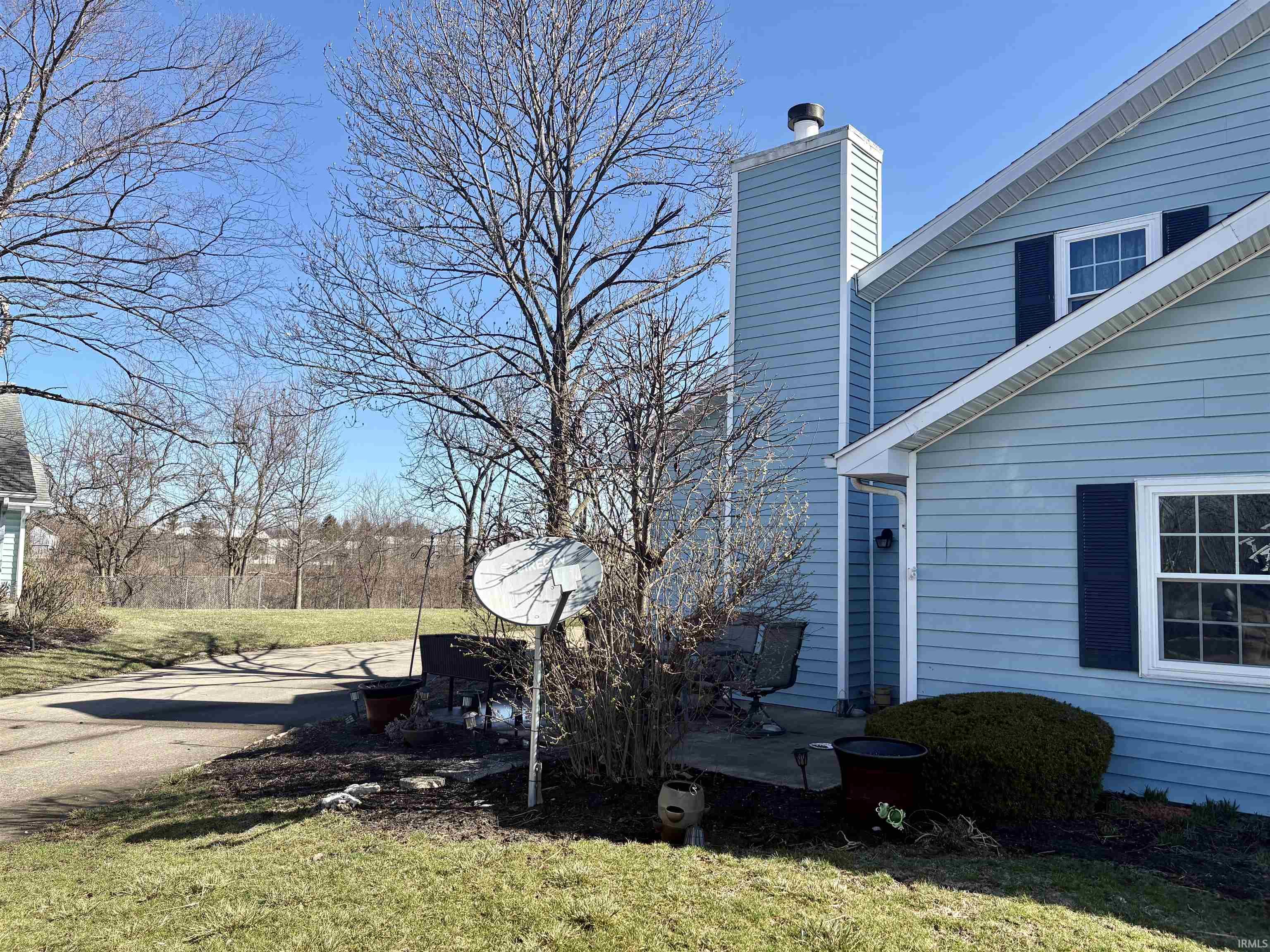 3934 N Lakeside Drive