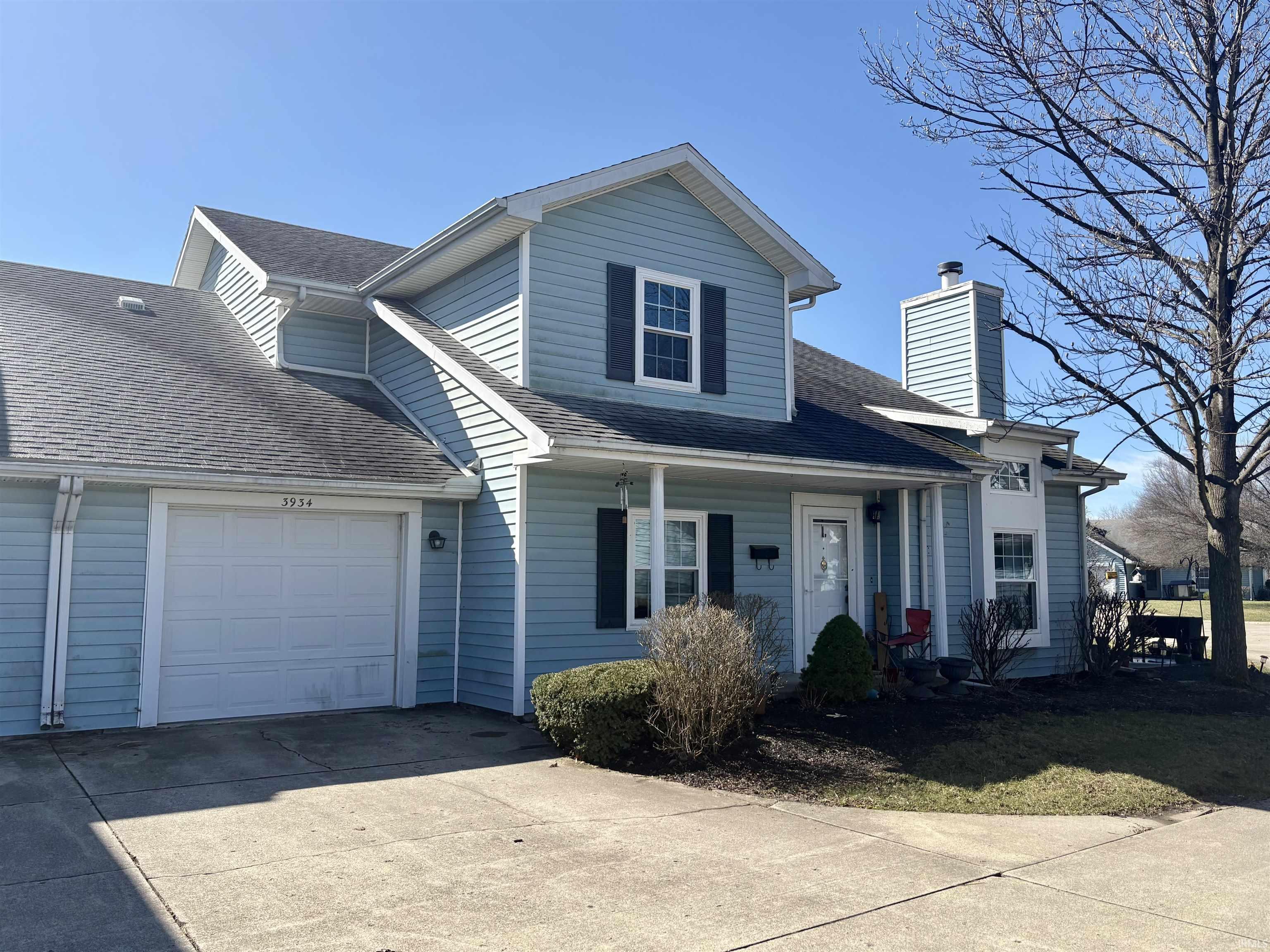 3934 N Lakeside Drive